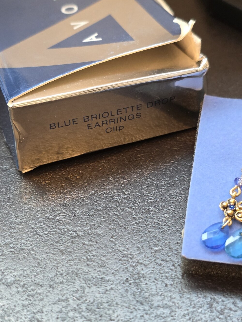 Vintage Avon Blue Briolette Demi-Parure Necklace & Clip-On Earrings Set - Picture 10 of 13